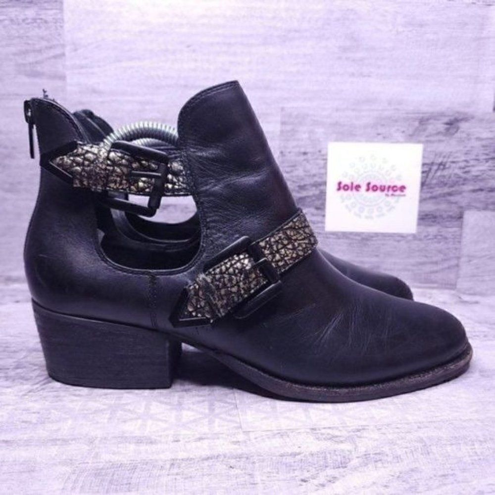 Elliott Lucca Raffaela Buckle Strap Leather Ankle Boot Black Gold Women's sz 9